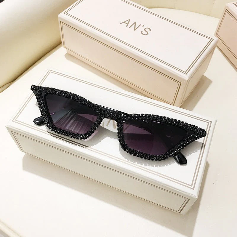 Triangular cat-eye diamond sunglasses – UV400 Full Frame Fashion Shades - Image 11