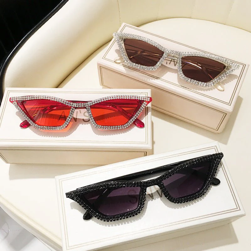 Triangular cat-eye diamond sunglasses – UV400 Full Frame Fashion Shades - Image 9