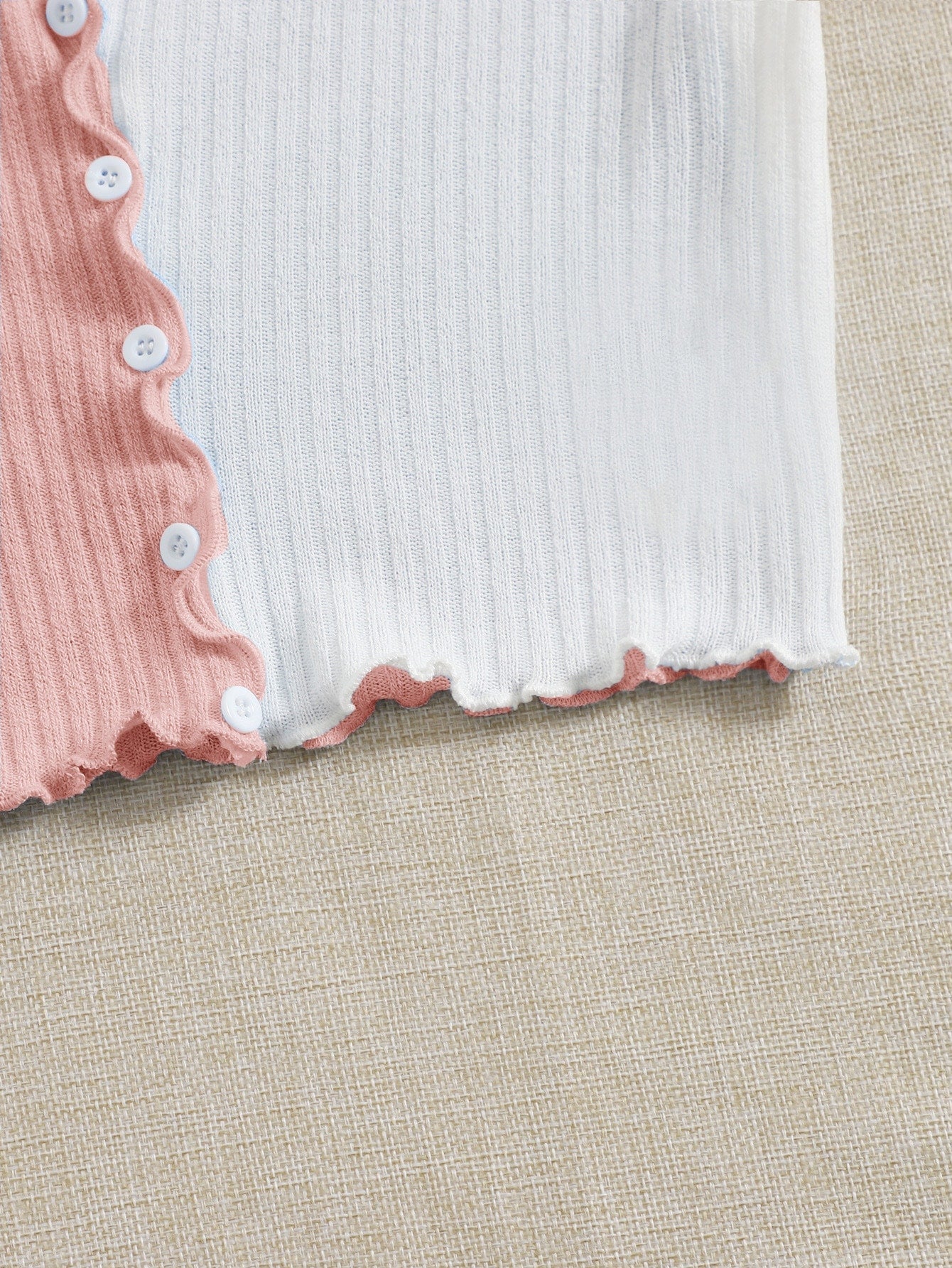 Two Tone Lettuce Trim Tee - Image 10