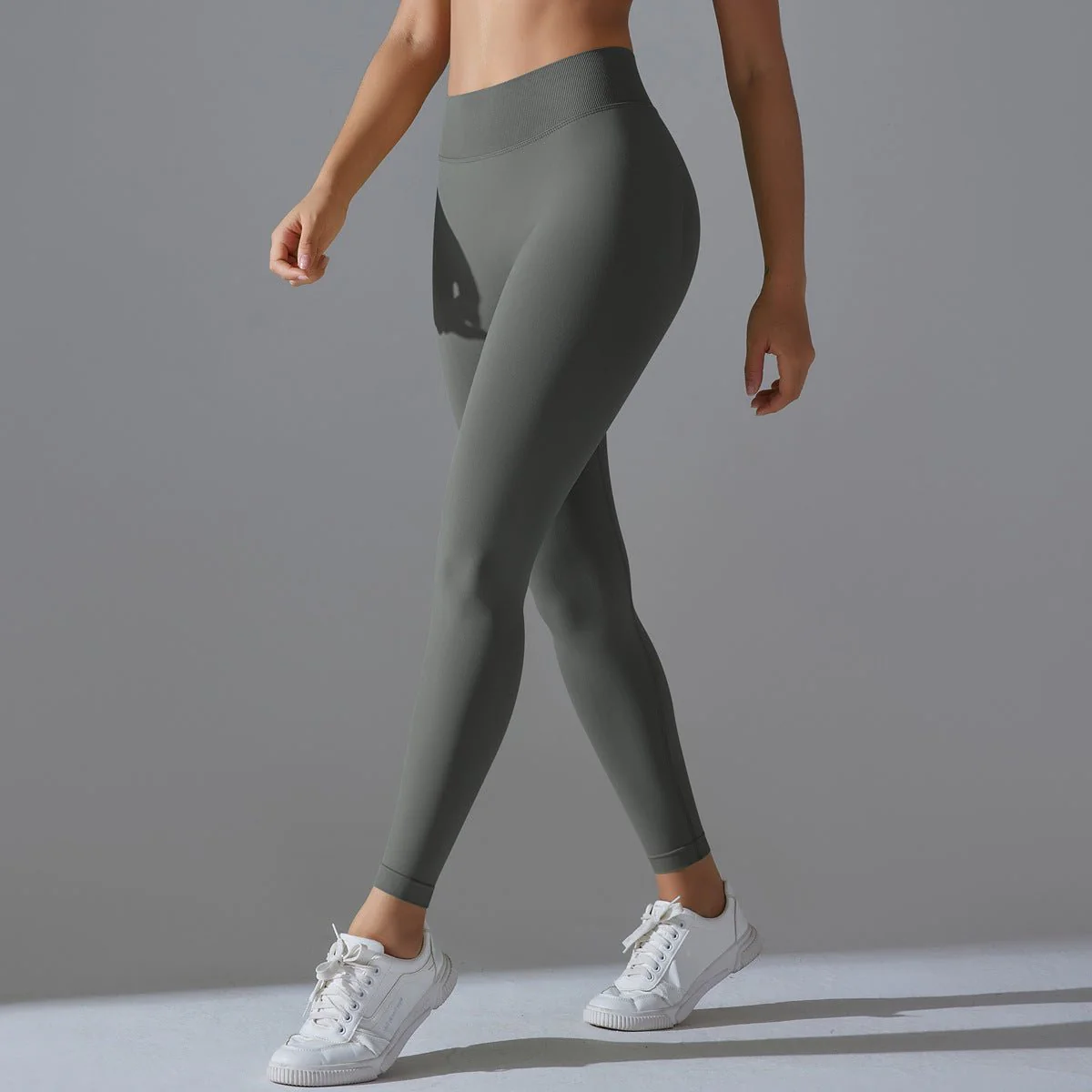 V-Back Sculpt Leggings | Architectural. Anatomical. Absolute. - Image 2