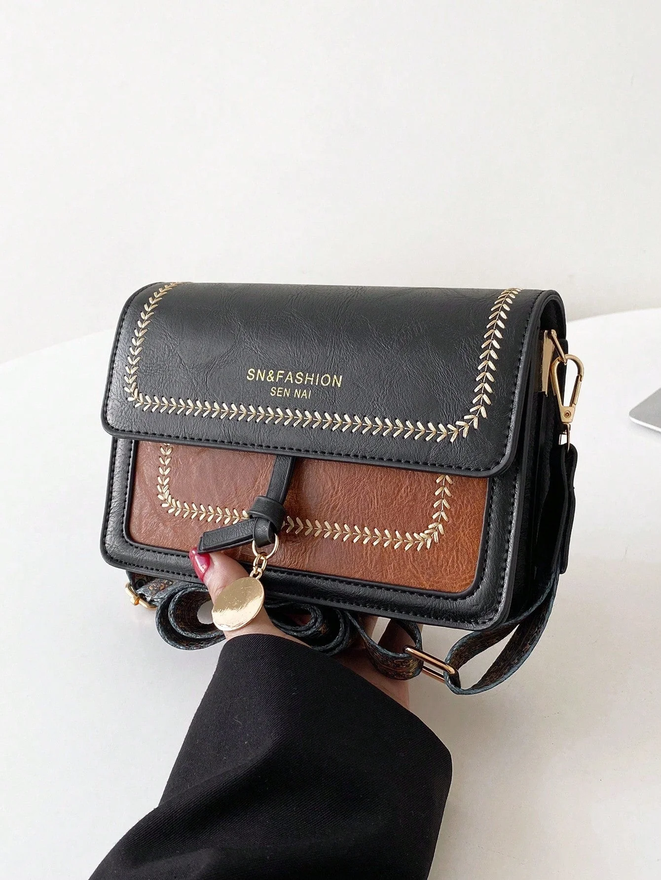 Versatile new crossbody bag - Image 12