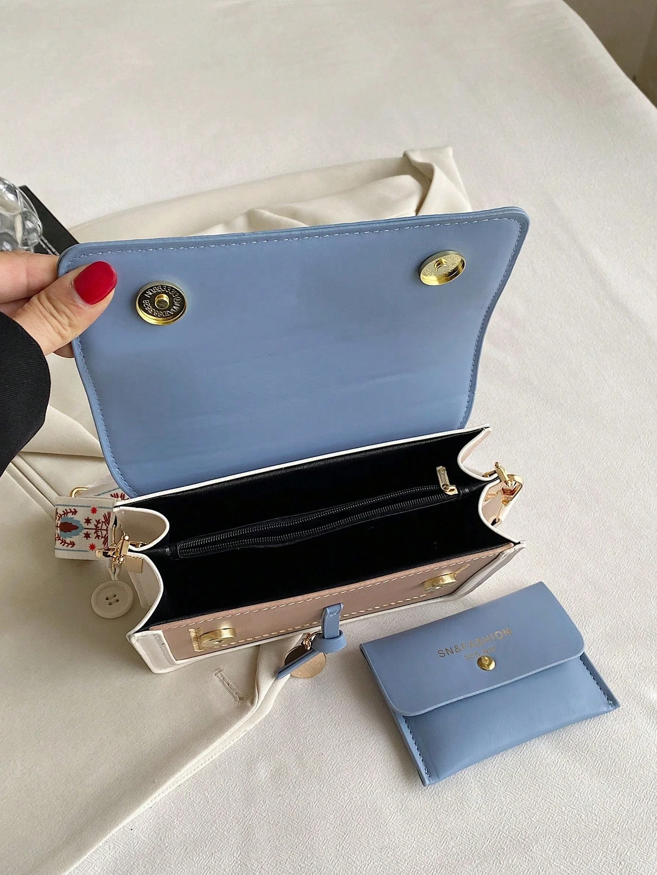 Versatile new crossbody bag - Image 23