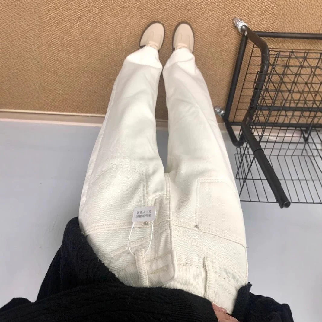 White Women’s Wide-Leg Denim Jeans – Loose Waist Cowboy Style with Button Detail | Street Hipster Winter - Image 4
