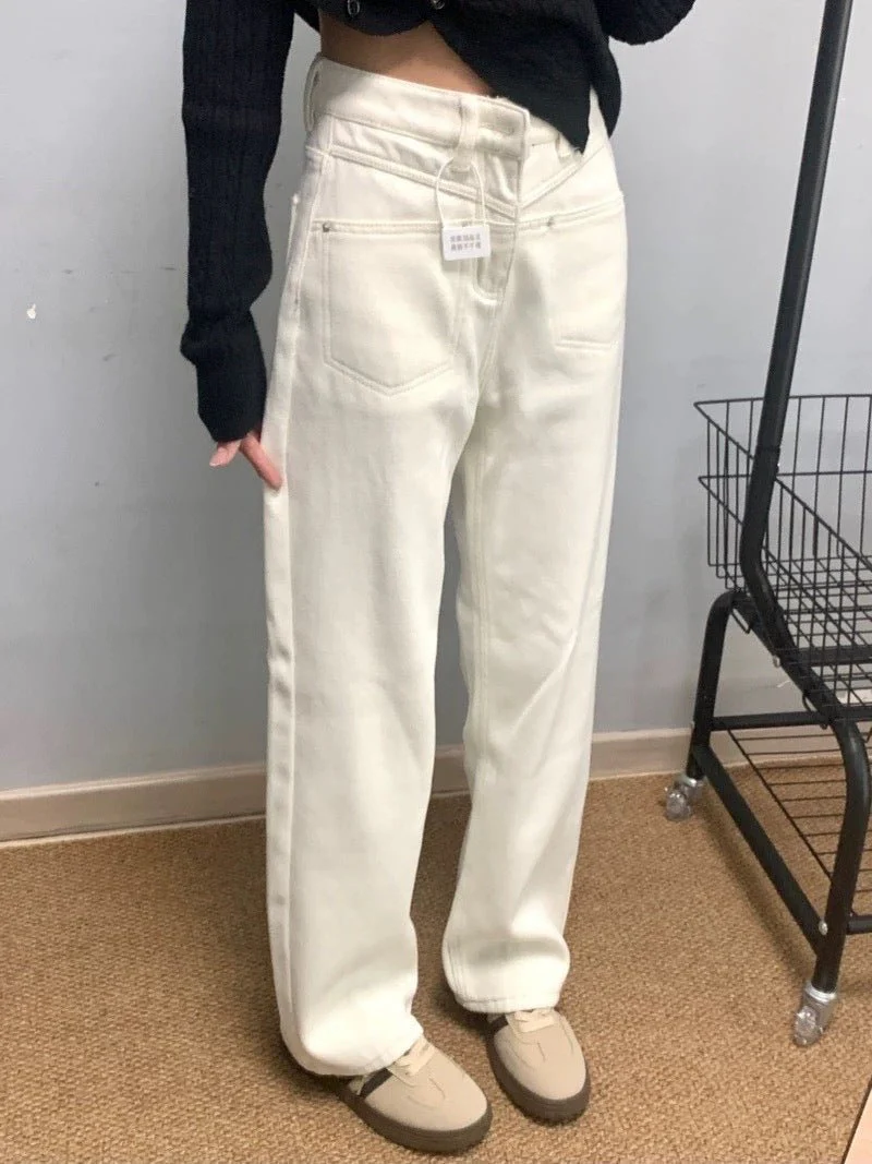 White Women’s Wide-Leg Denim Jeans – Loose Waist Cowboy Style with Button Detail | Street Hipster Winter - Image 6