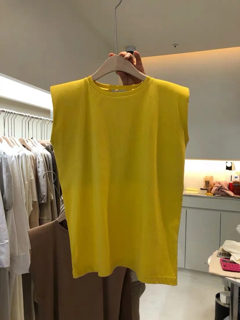 Women Loose Round Neck Sleeveless Top - Image 4