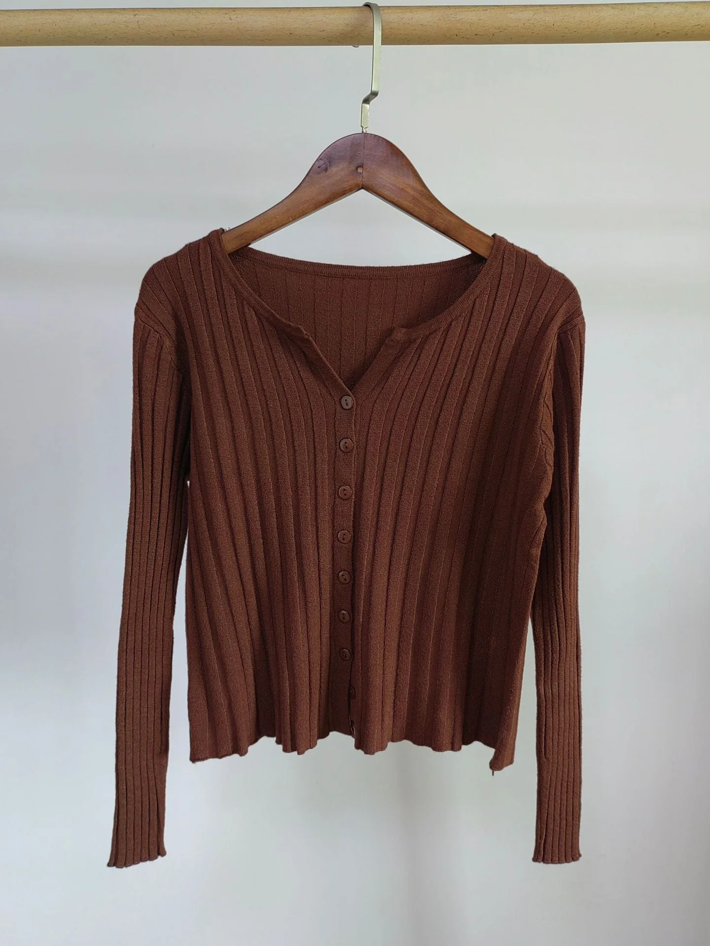 Women’s Round Neck Slim Fit Pullover Sweater – Solid Color Urban Commuter Style (Autumn 2025) - Image 10