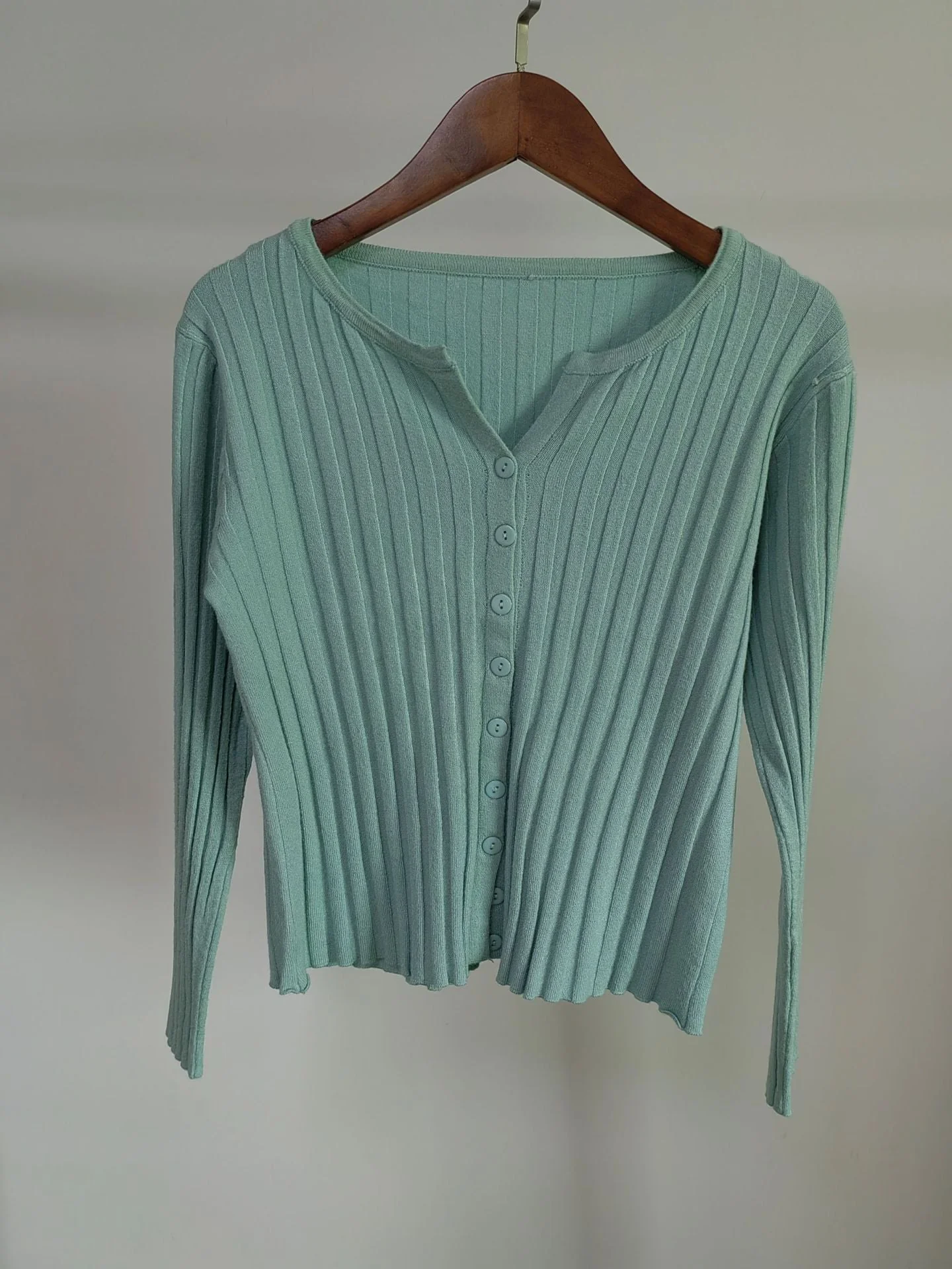 Women’s Round Neck Slim Fit Pullover Sweater – Solid Color Urban Commuter Style (Autumn 2025) - Image 14