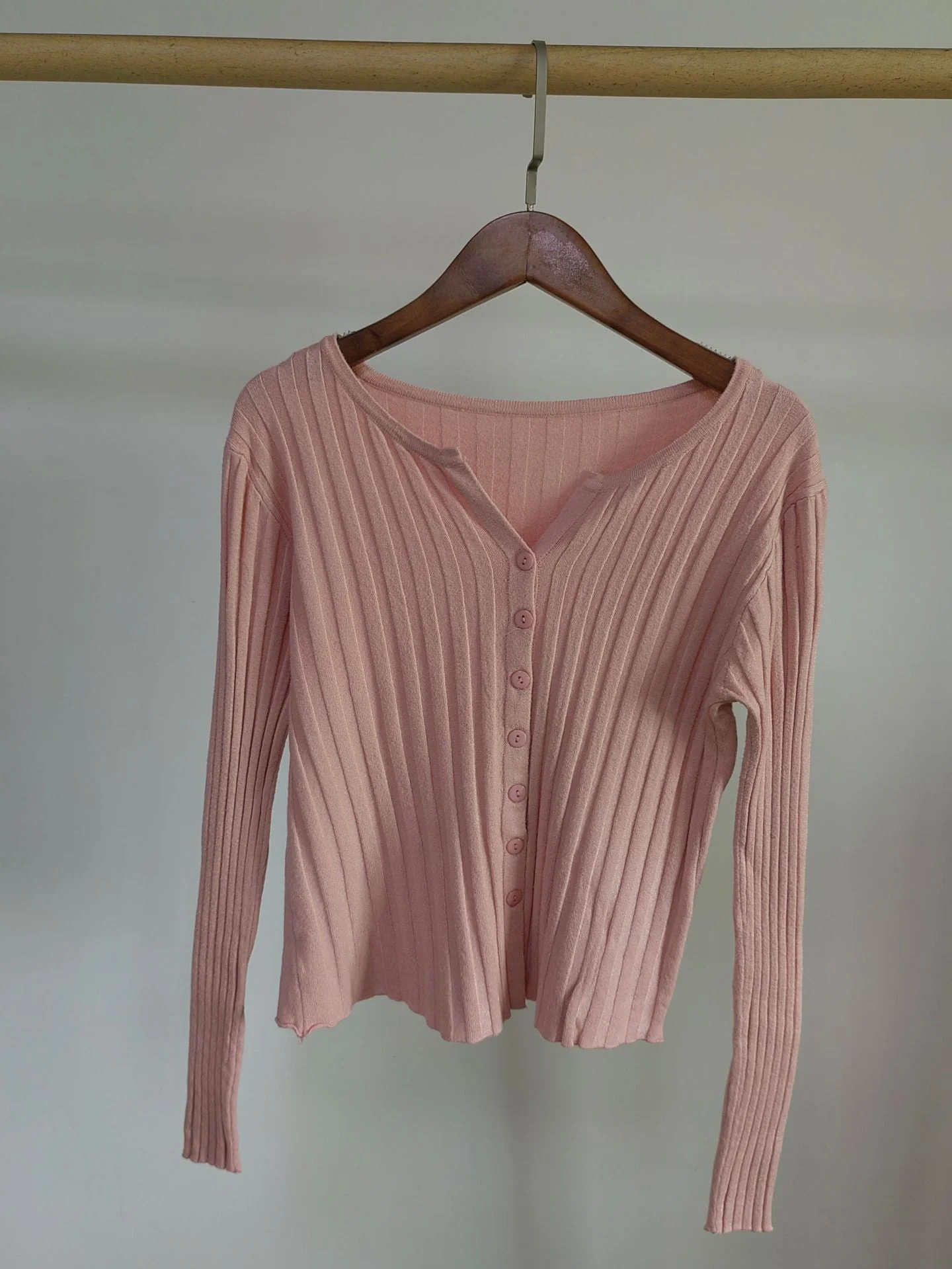 Women’s Round Neck Slim Fit Pullover Sweater – Solid Color Urban Commuter Style (Autumn 2025) - Image 17