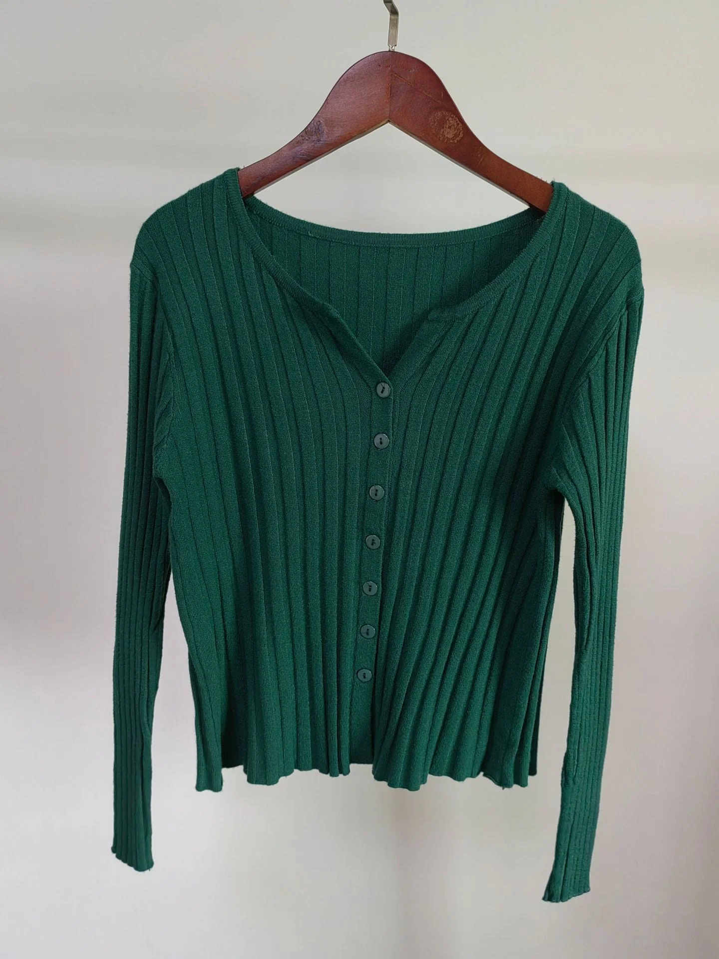 Women’s Round Neck Slim Fit Pullover Sweater – Solid Color Urban Commuter Style (Autumn 2025) - Image 19