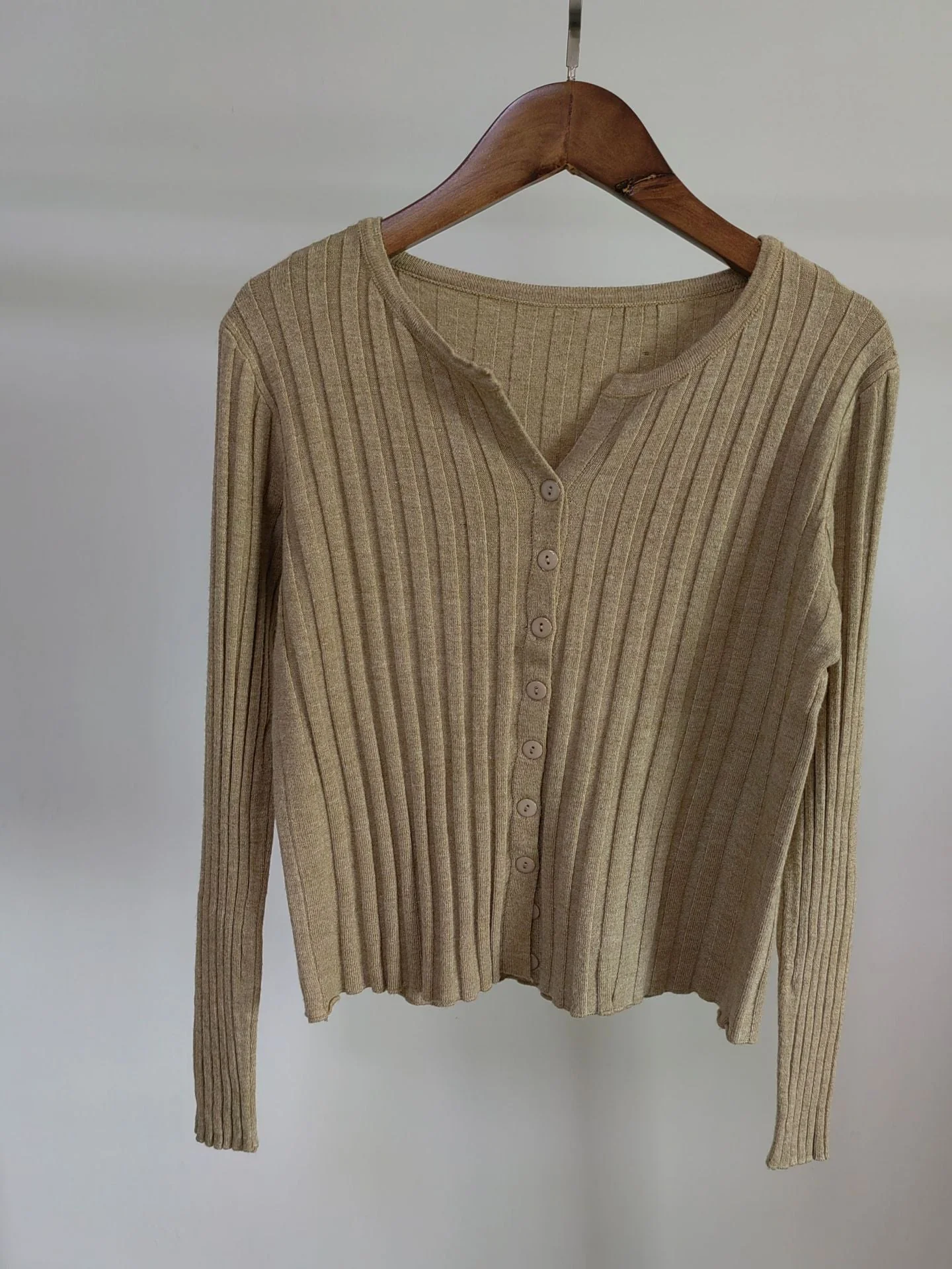 Women’s Round Neck Slim Fit Pullover Sweater – Solid Color Urban Commuter Style (Autumn 2025) - Image 6