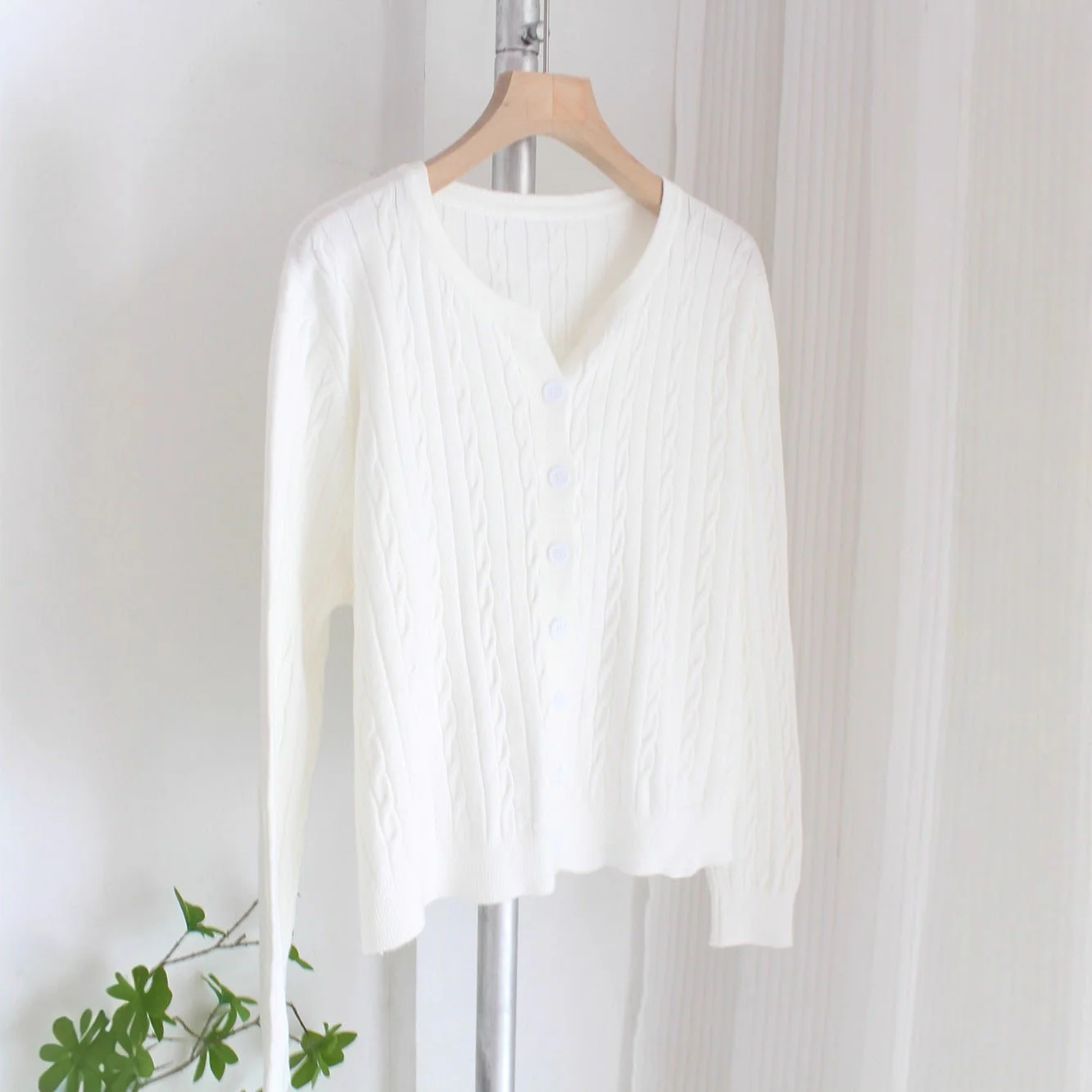 Women’s Slim-Fit Jacquard Round-Neck Cardigan Sweater – Elegant Autumn 2025 FD - Image 2