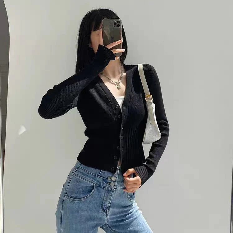 Women’s Slim-Fit V-Neck Cardigan Sweater – Single-Breasted Buttons, Elegant Commuter Style, Autumn 2025 - Image 3