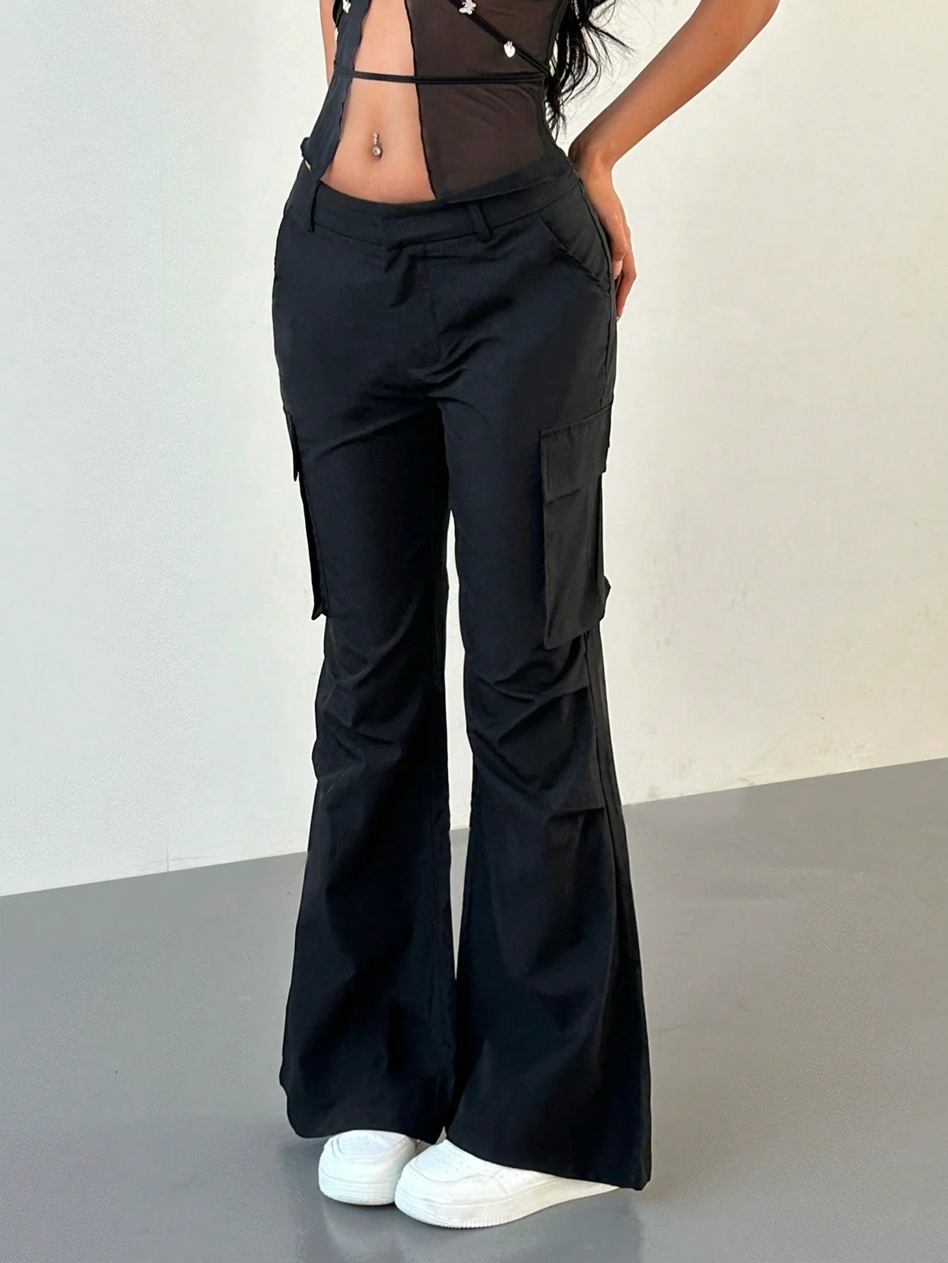 Women Solid Color Casual Street Style Ultra-Low Waist Flared Cargo Pants