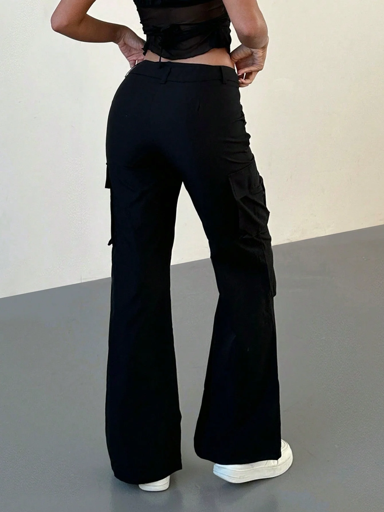 Women Solid Color Casual Street Style Ultra-Low Waist Flared Cargo Pants - Image 2