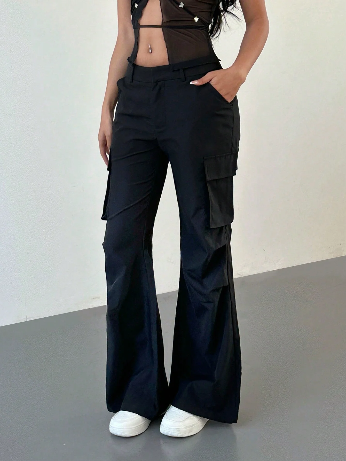 Women Solid Color Casual Street Style Ultra-Low Waist Flared Cargo Pants - Image 5