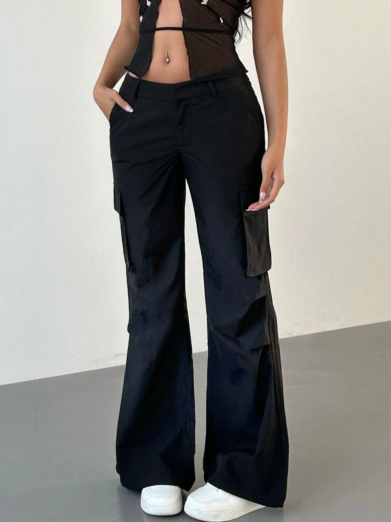 Women Solid Color Casual Street Style Ultra-Low Waist Flared Cargo Pants - Image 6