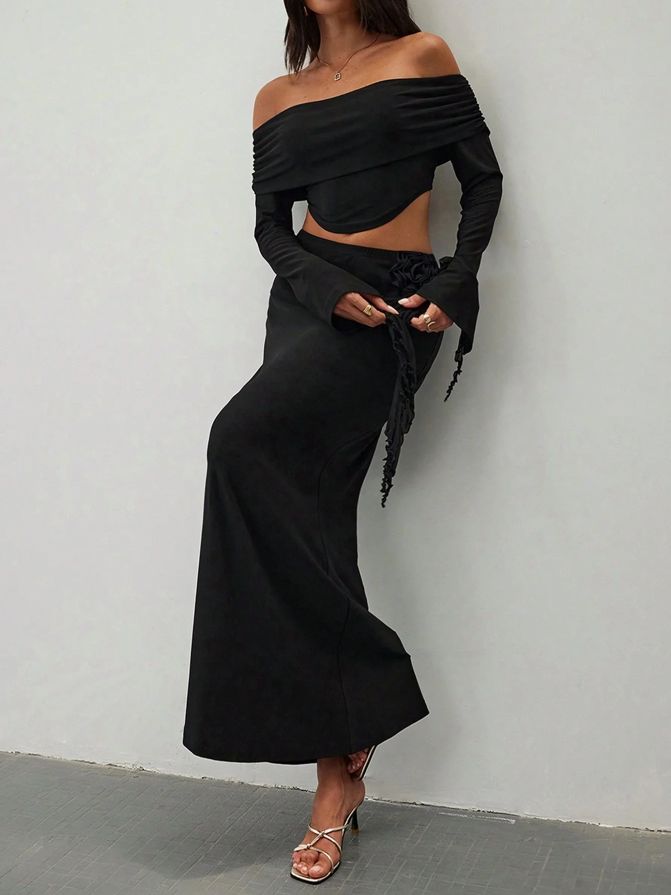 Women's Elegant Sxy Asymmetrical Top And Low Waist Bodycon Skirt  Sets With 3D Flowers - Image 3