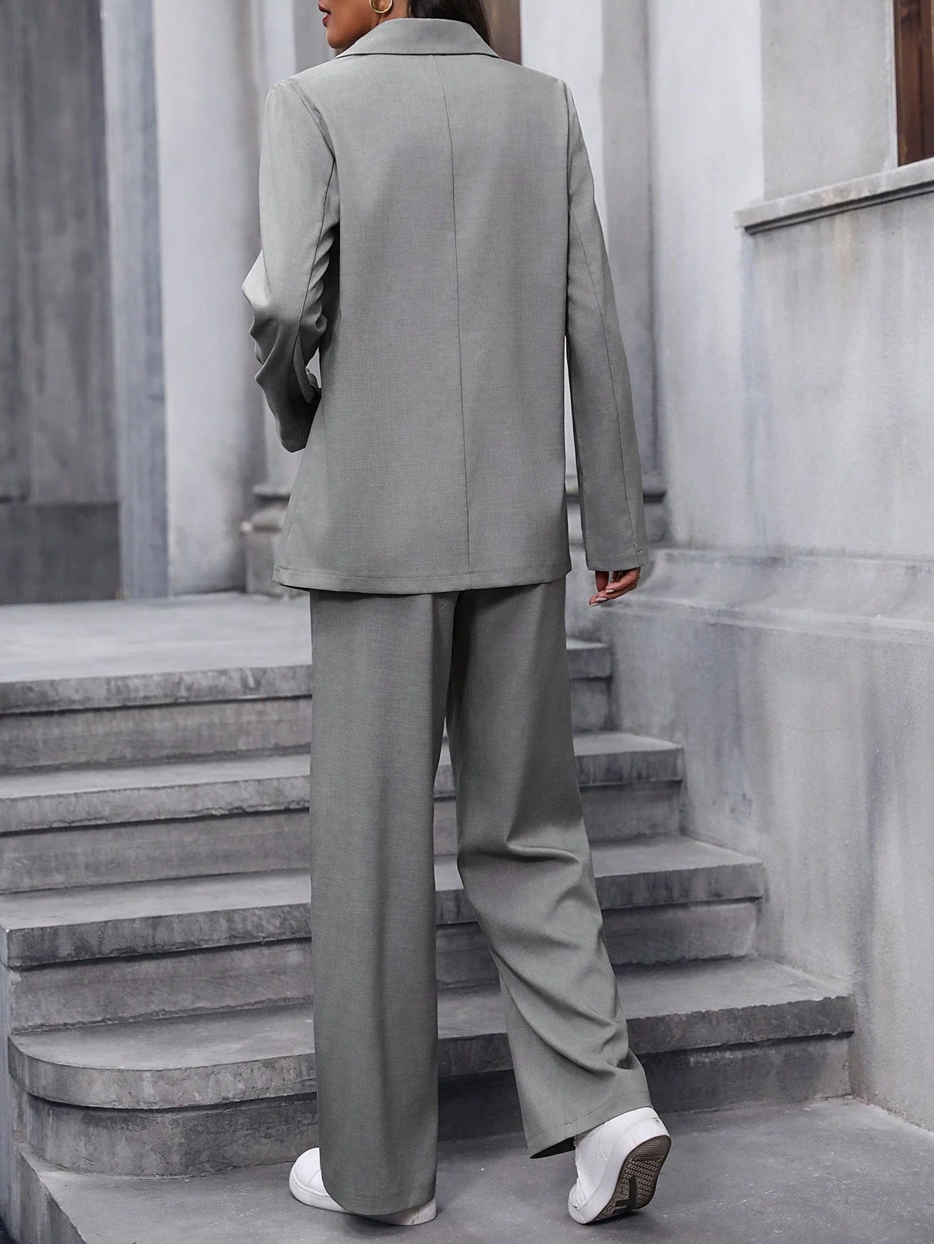 Women's Notched Lapel Suit Jacket And Pants Set - Image 10