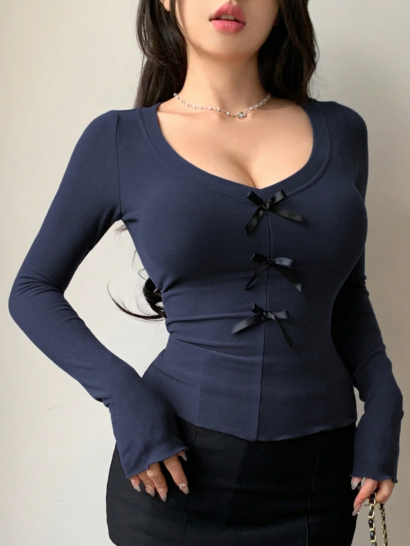 Women's Solid Color Bow Decor V-Neck Long Sleeve Slim Fit T-Shirt - Image 14