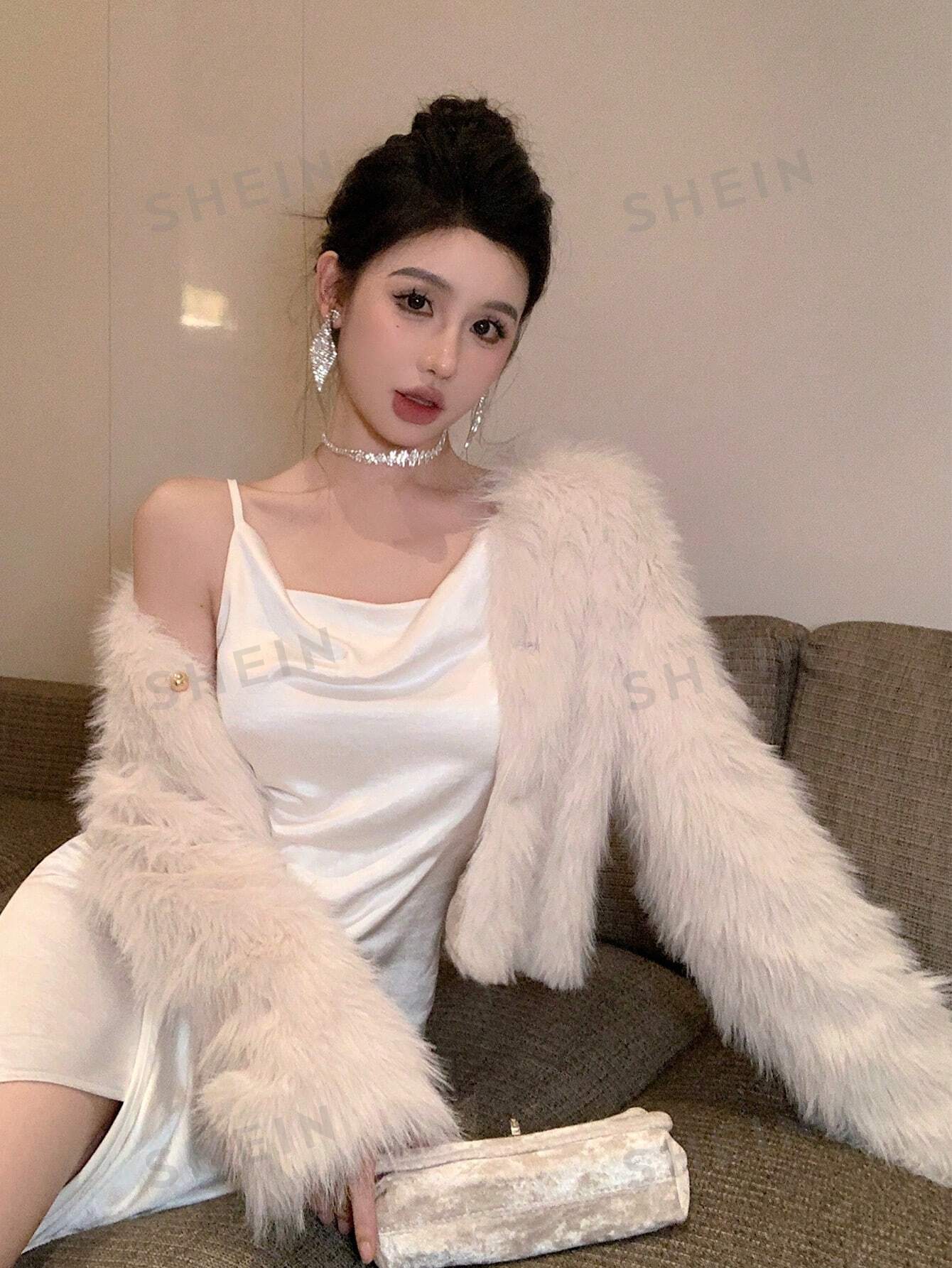 Women's Solid Color Long Sleeve Fleece Short Elegant Jacket - Image 3